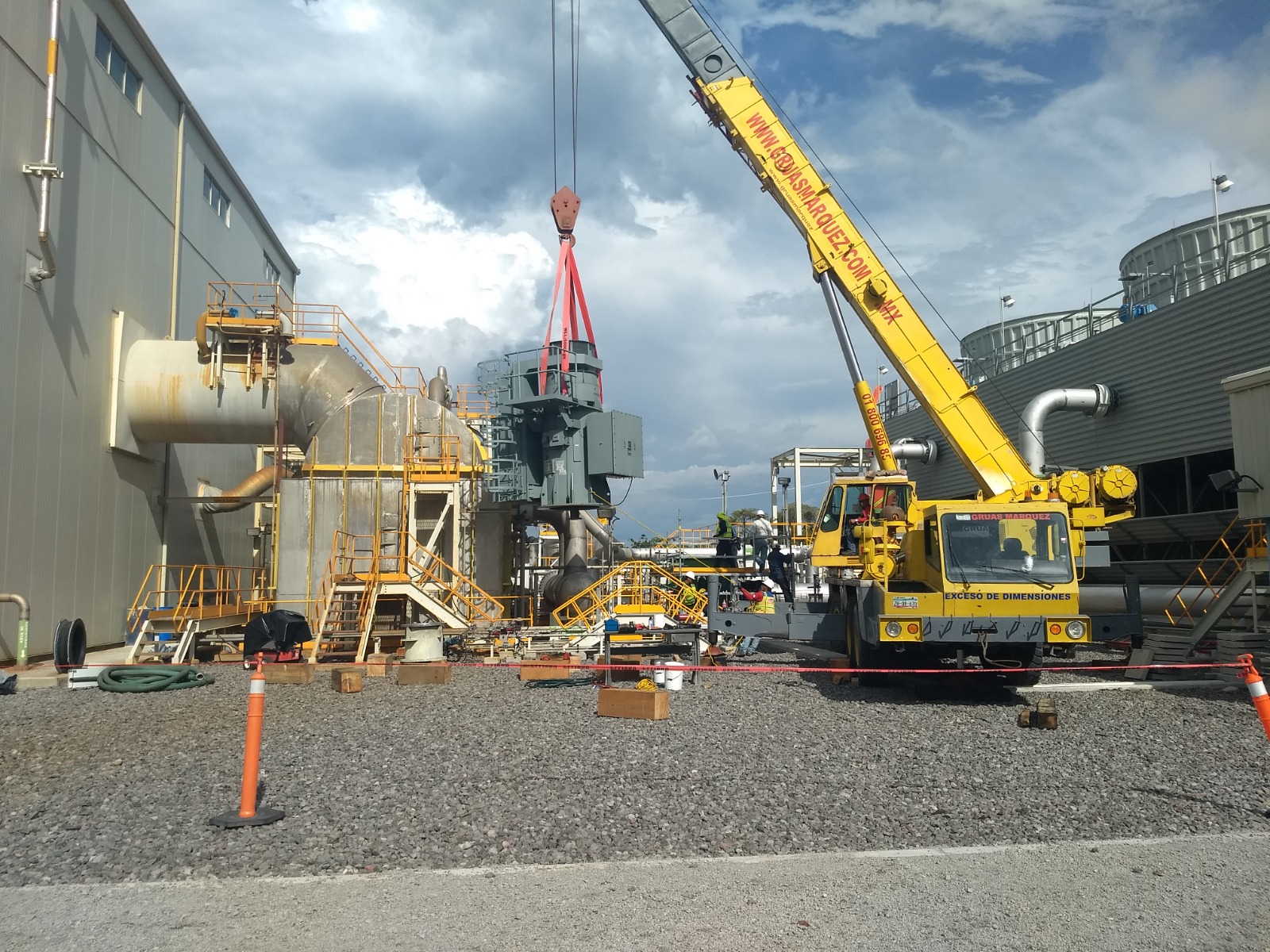 Central eléctrica en desarrollo con tecnología energética avanzada