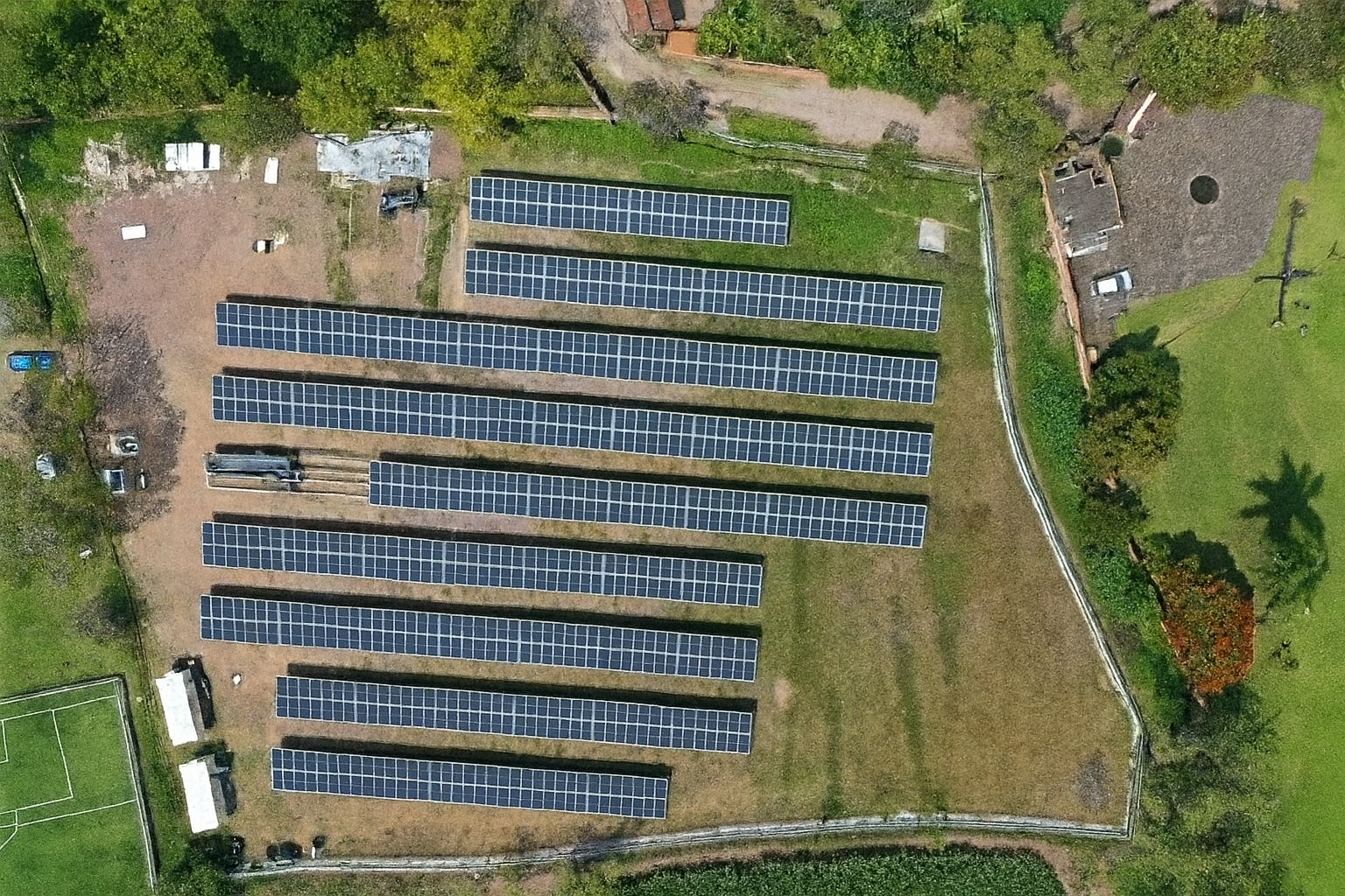 Proyecto de generación distribuida con paneles solares en Estado de México