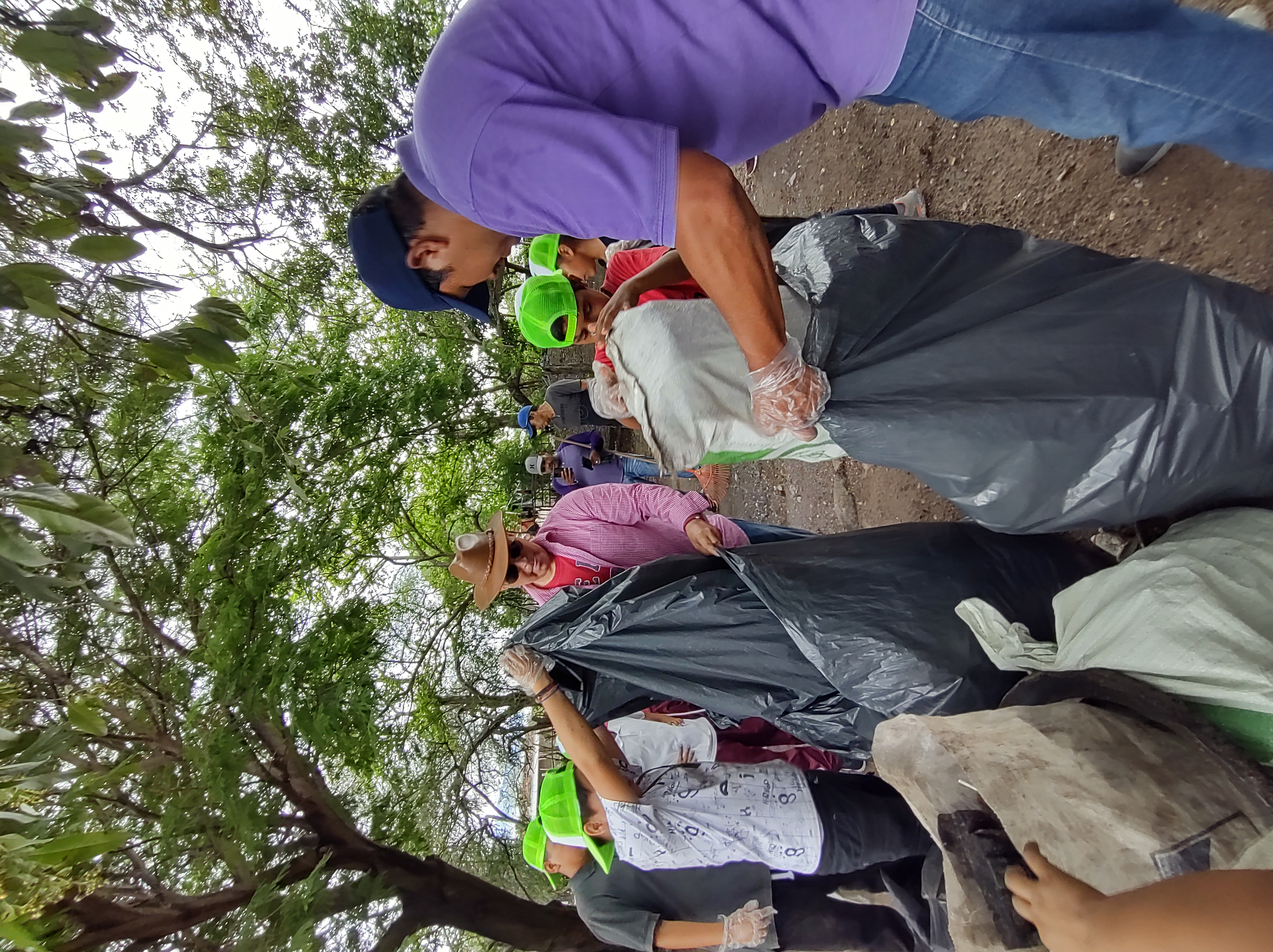 Alianza Limpiemos México de Grupo Dragón para limpieza y cuidado de espacios comunitarios